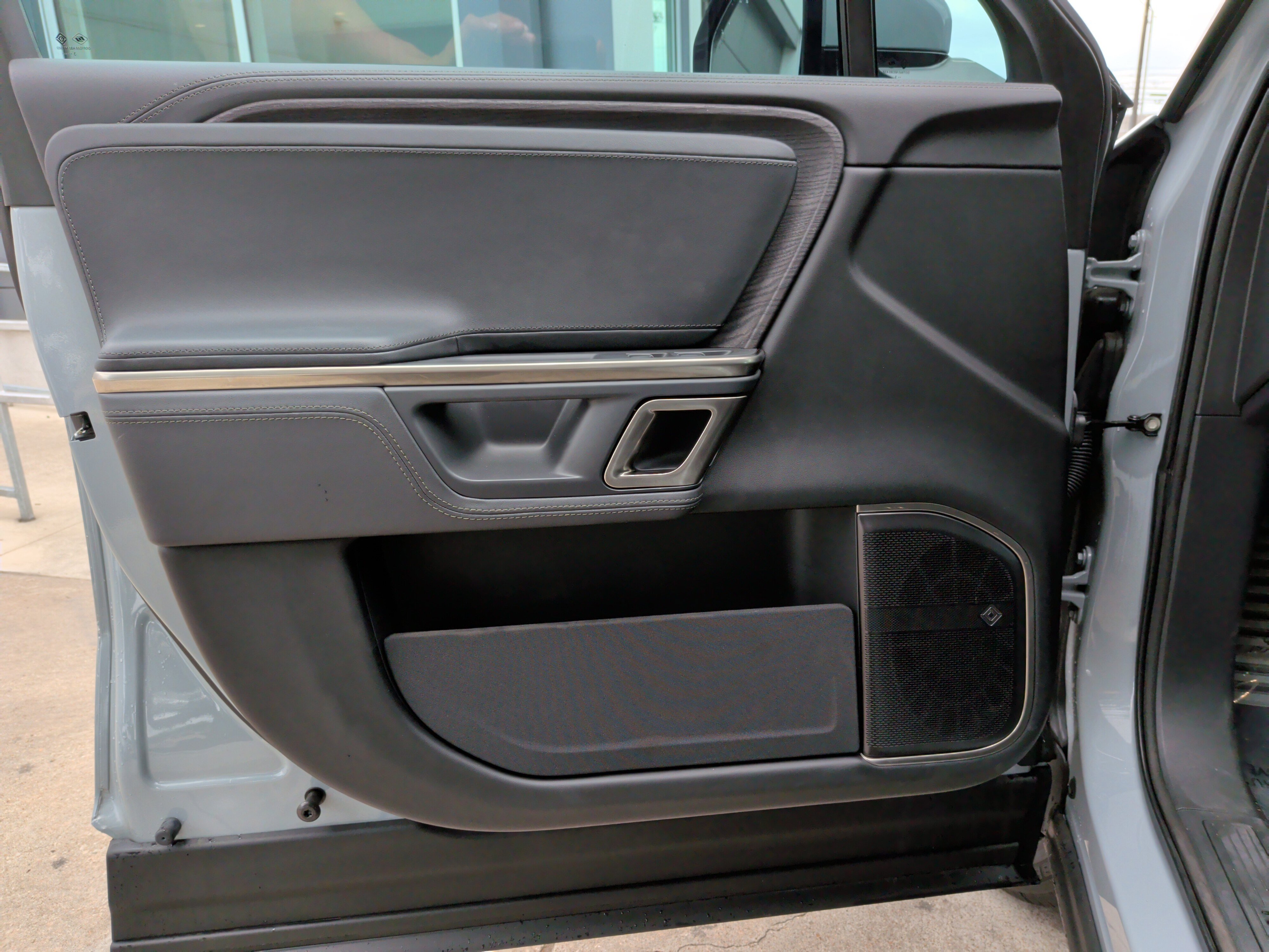 Used 2023 Rivian R1T Adventure image 14