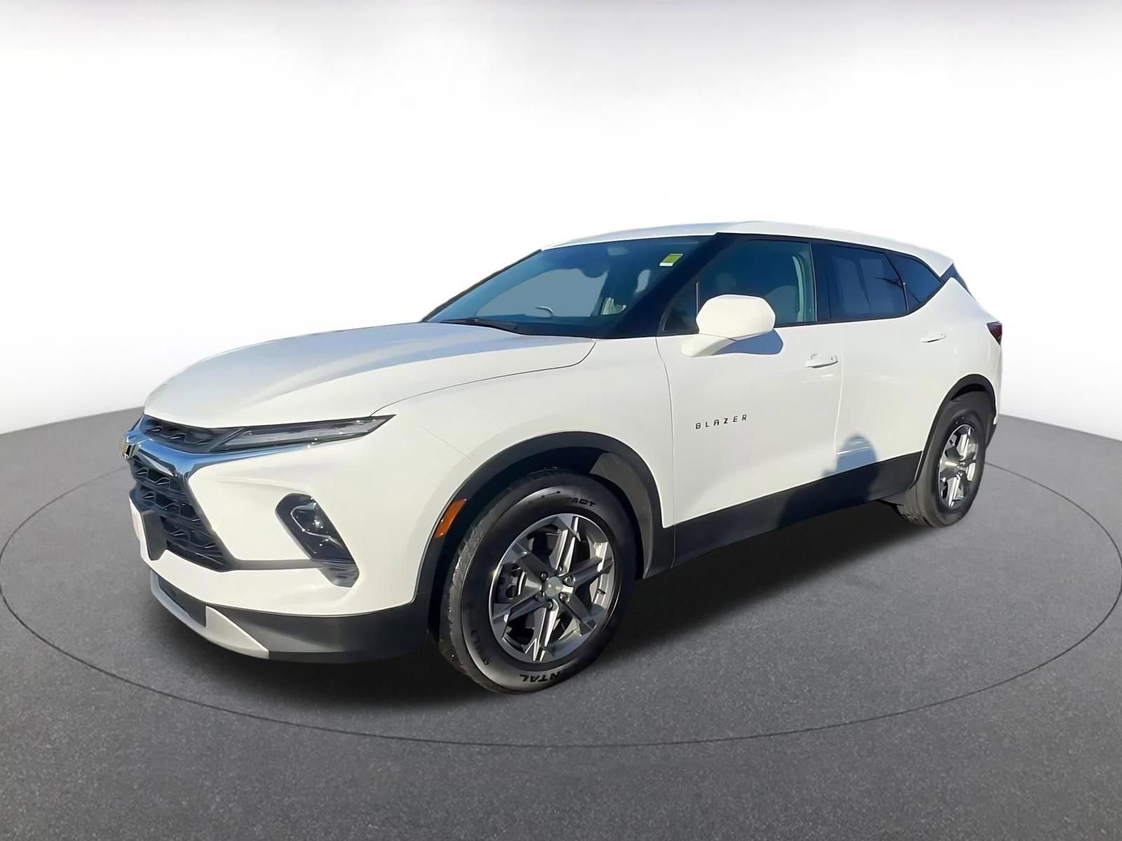 Used 2025 Chevrolet Blazer LT image 8