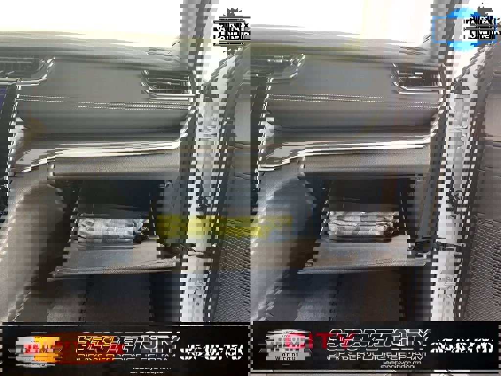 Used 2023 Jeep Grand Cherokee Laredo image 31