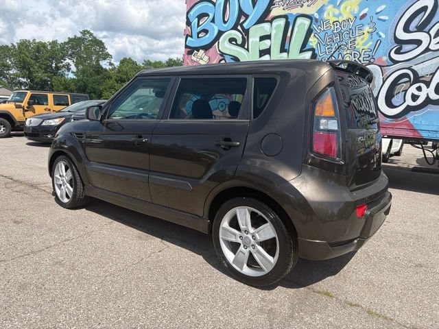 Used 2011 Kia Soul ! FWD image 4