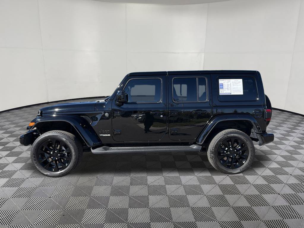 Used 2021 Jeep Wrangler Unlimited Sahara AWD/4WD image 4