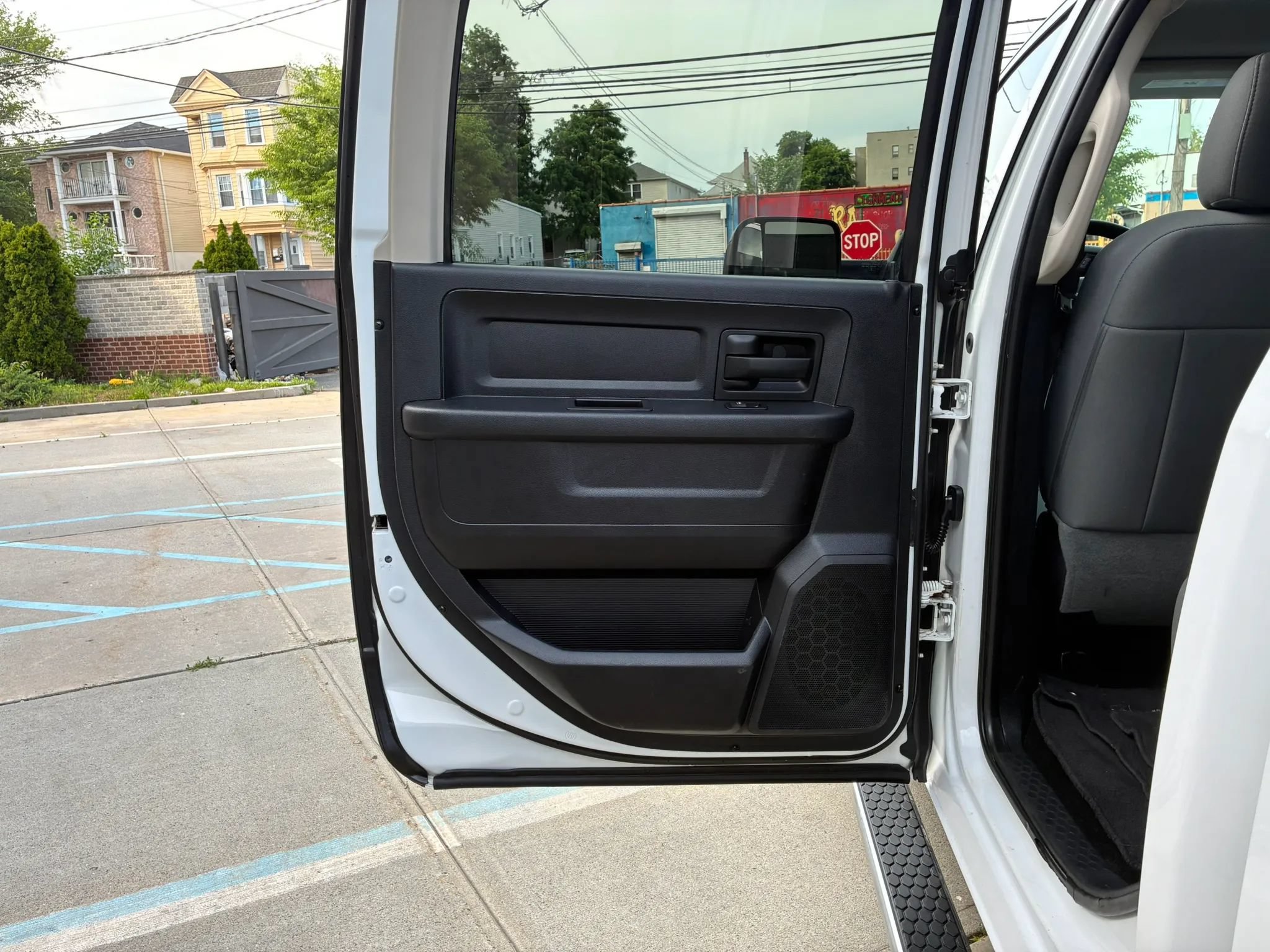 Used 2015 RAM 2500 Tradesman w/ Chrome Appearance Group AWD/4WD image 5