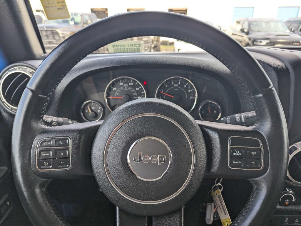 Used 2016 Jeep Wrangler Unlimited Rubicon w/ Connectivity Group AWD/4WD image 26