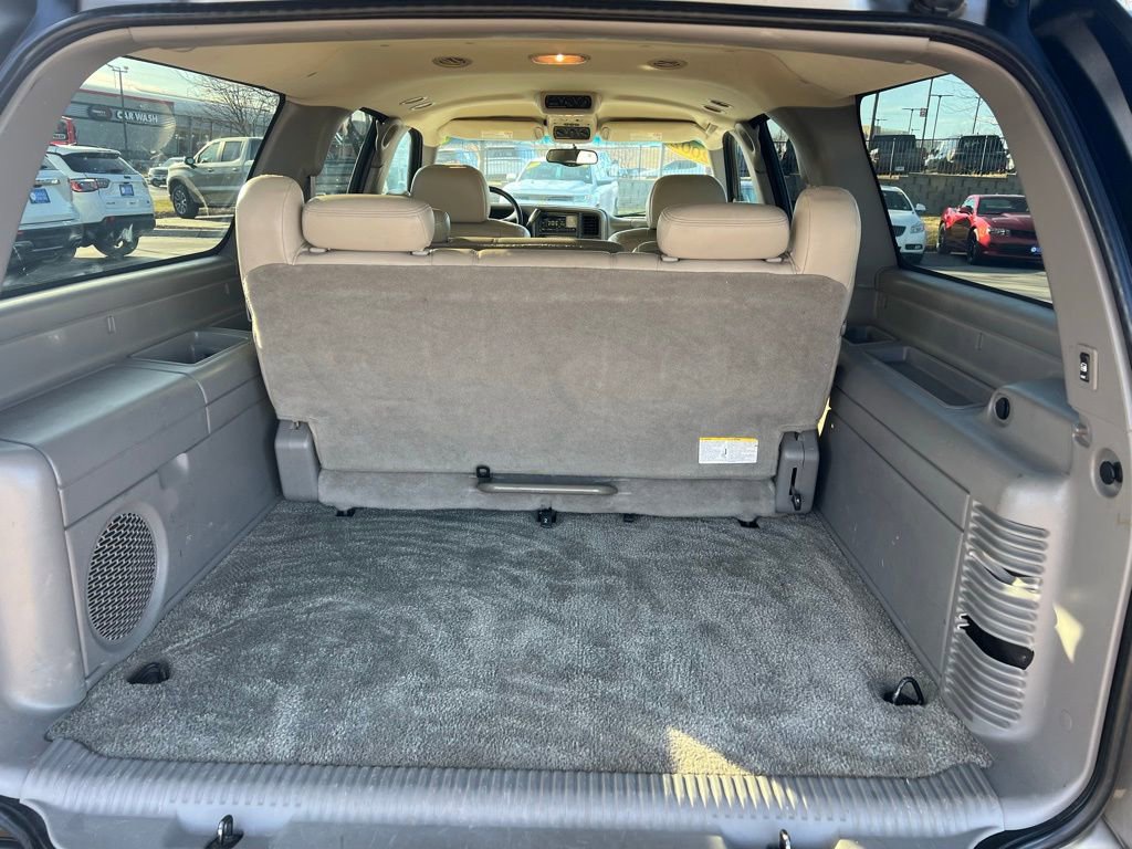 Used 2002 Chevrolet Suburban LT image 21