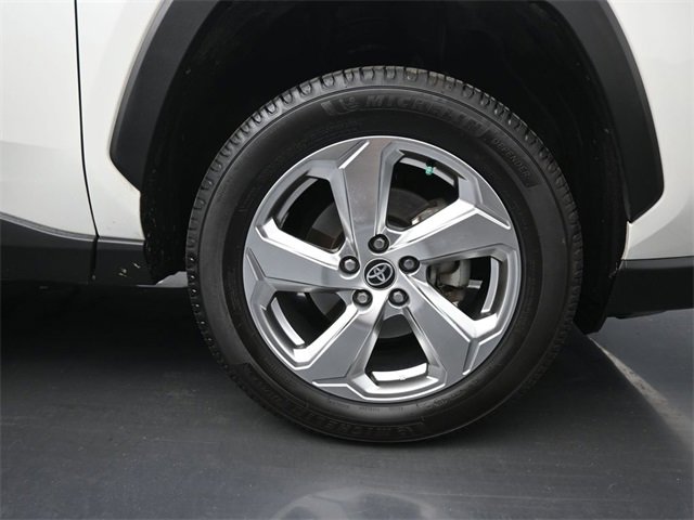 Used 2021 Toyota RAV4 XLE Premium image 43
