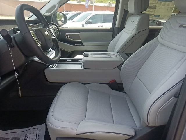 New 2026 Ford Expedition Platinum image 15
