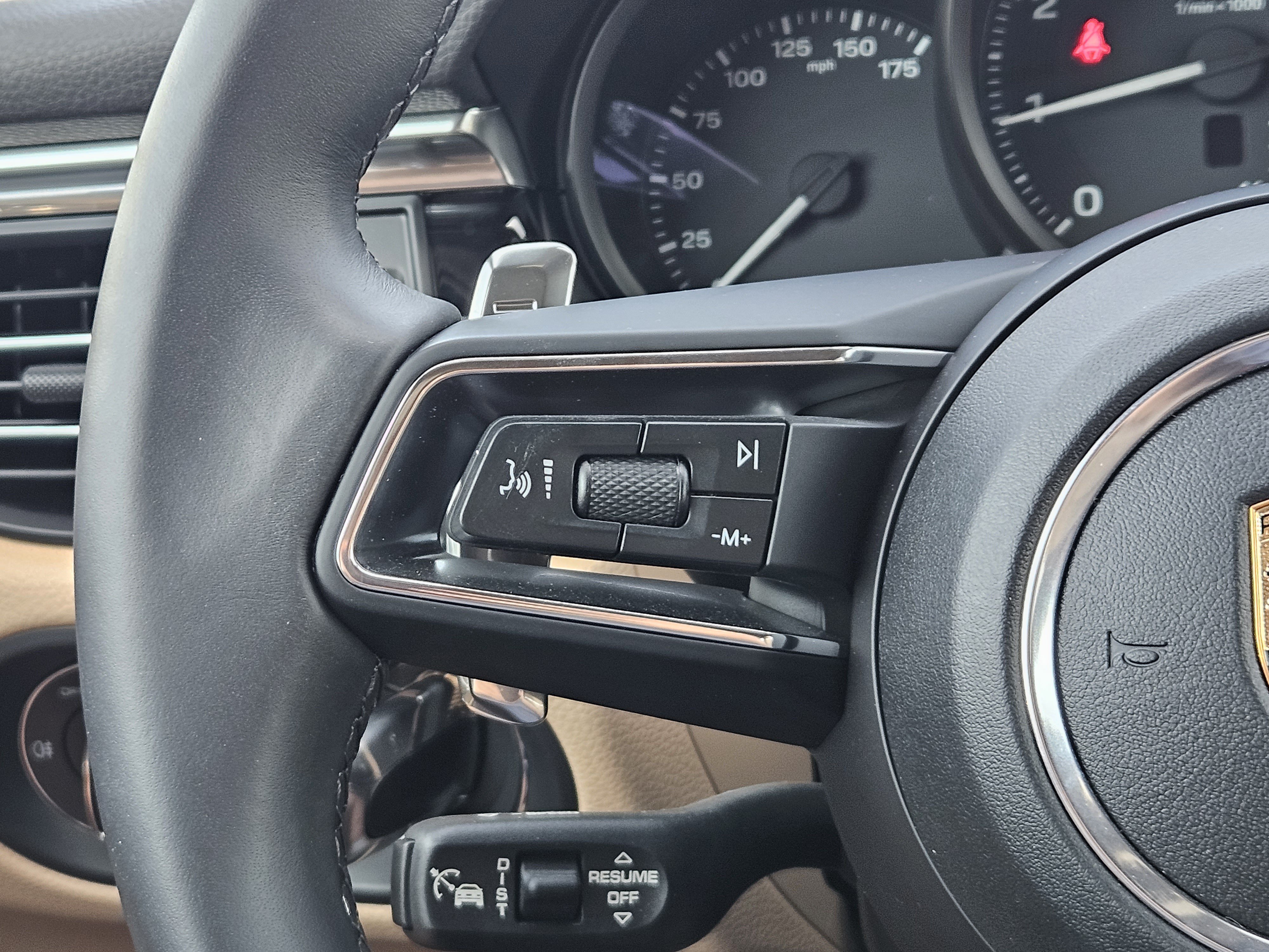 Certified 2026 Porsche Macan AWD/4WD image 27