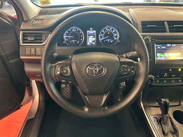 Used 2016 Toyota Camry LE FWD image 18