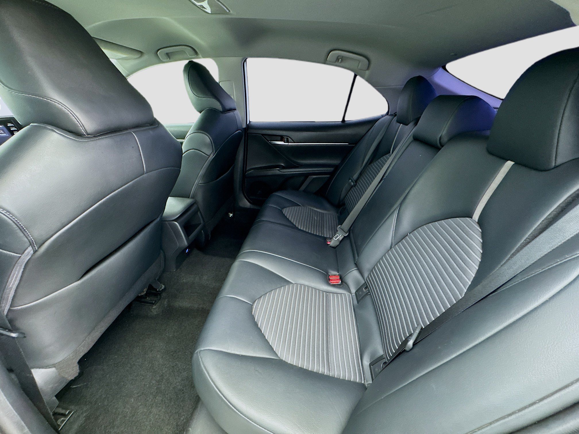 Used 2023 Toyota Camry SE FWD image 14