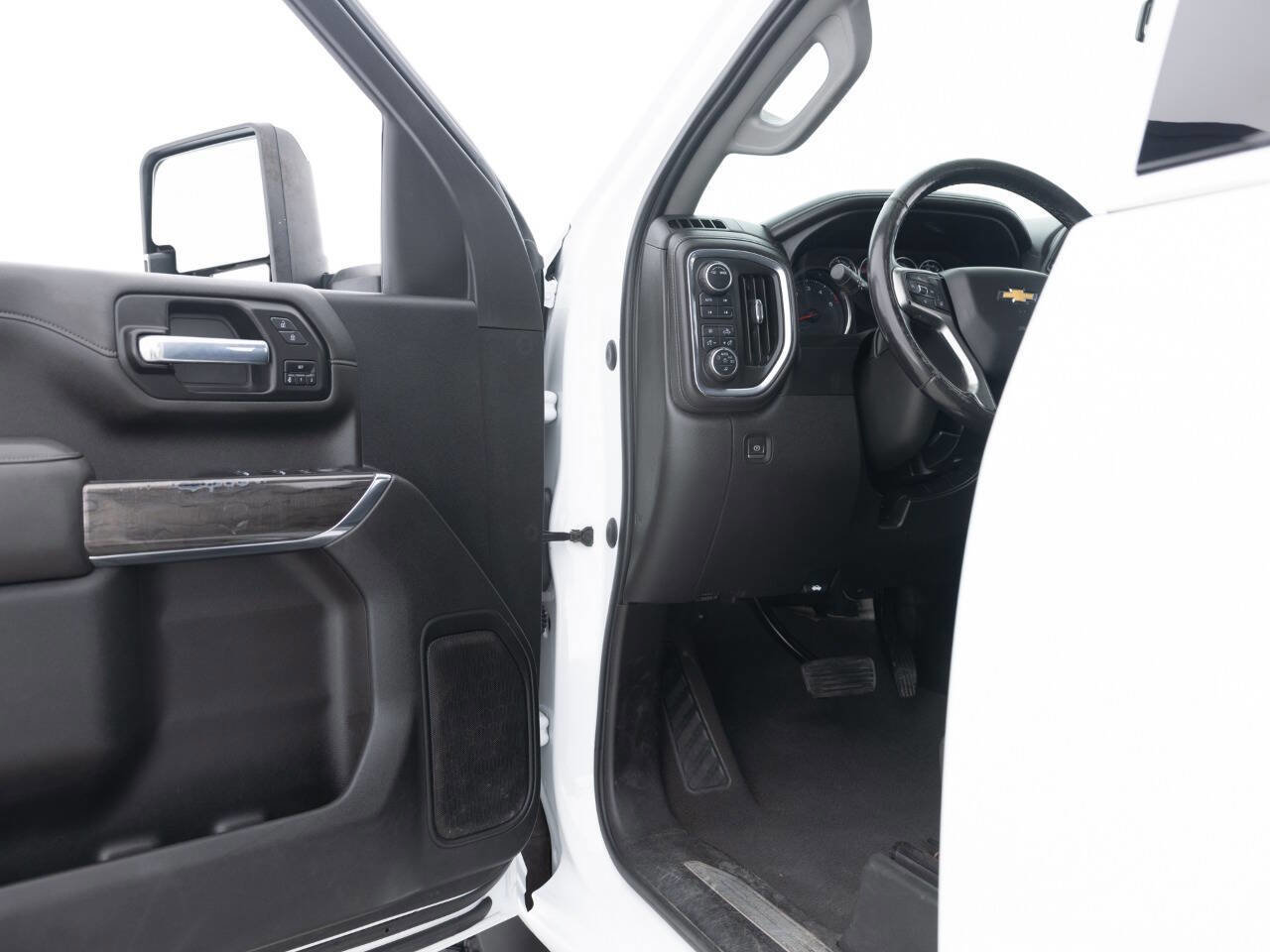 Used 2021 Chevrolet Silverado 2500 LTZ AWD/4WD image 28