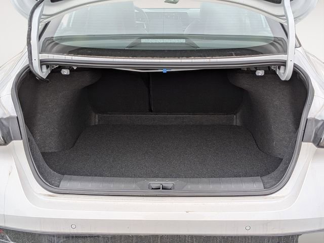 New 2026 Nissan Sentra SR w/ SR Premium Package FWD image 31