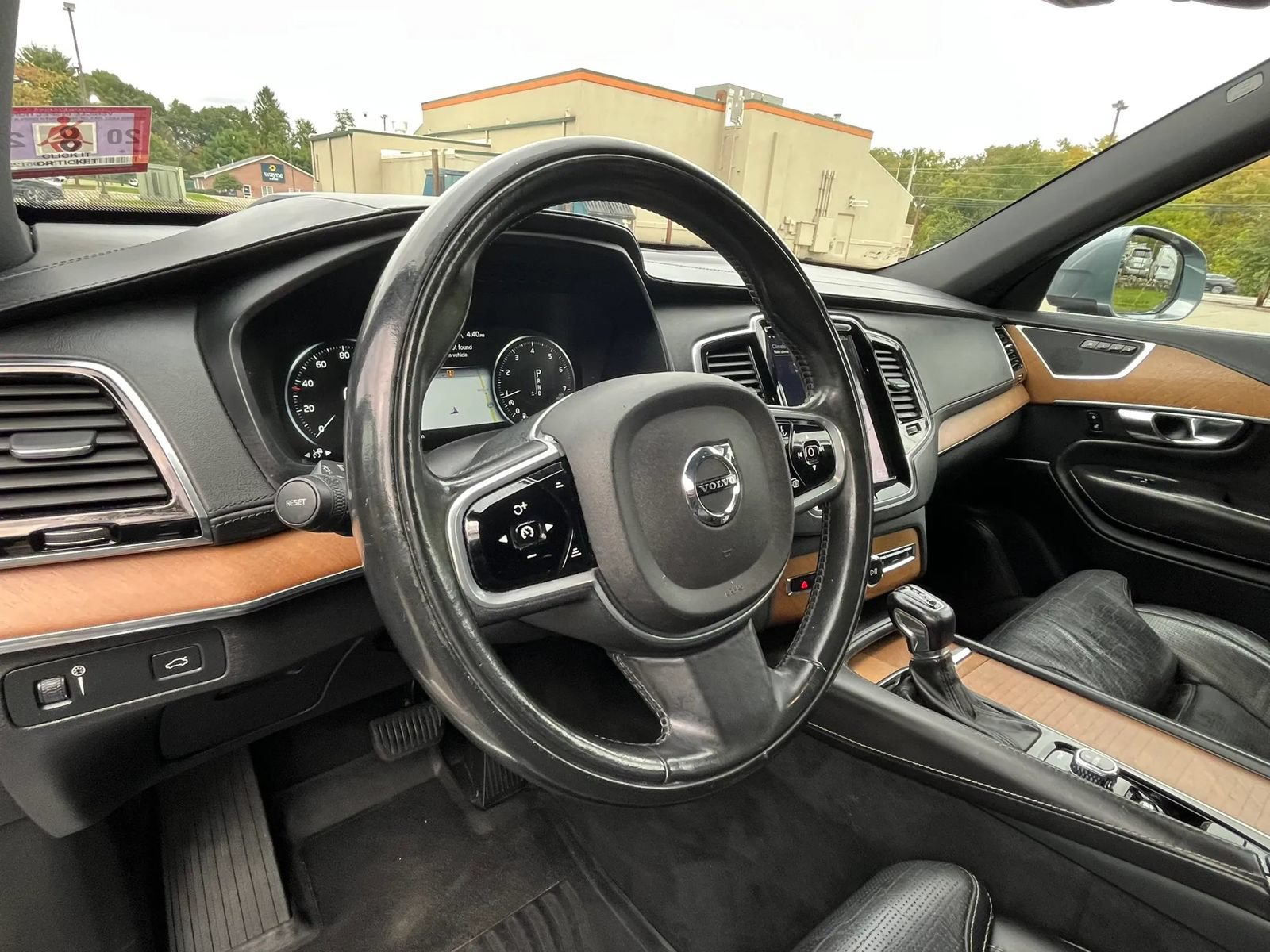 Used 2016 Volvo XC90 T6 Inscription w/ Protection Package Plus AWD/4WD image 10