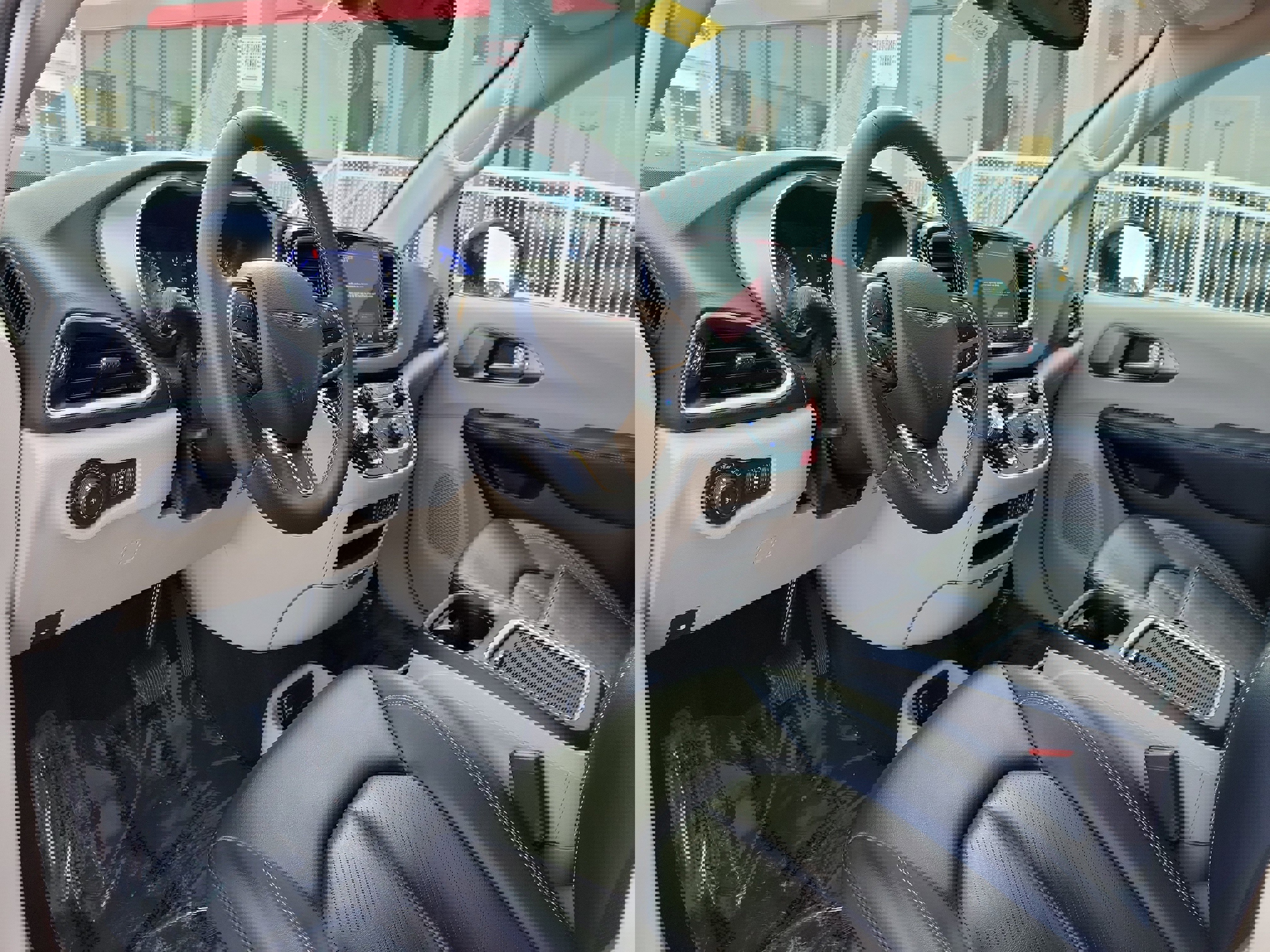 Used 2024 Chrysler Pacifica Touring-L image 19