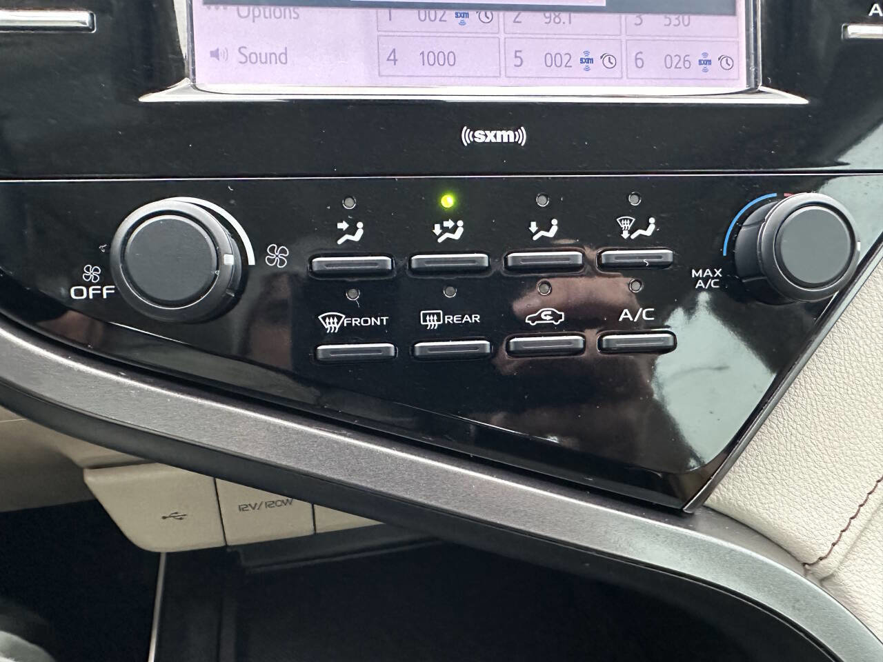 Used 2020 Toyota Camry LE image 23