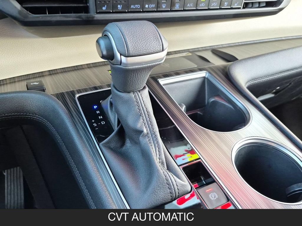 Used 2023 Toyota Sienna Platinum FWD image 21
