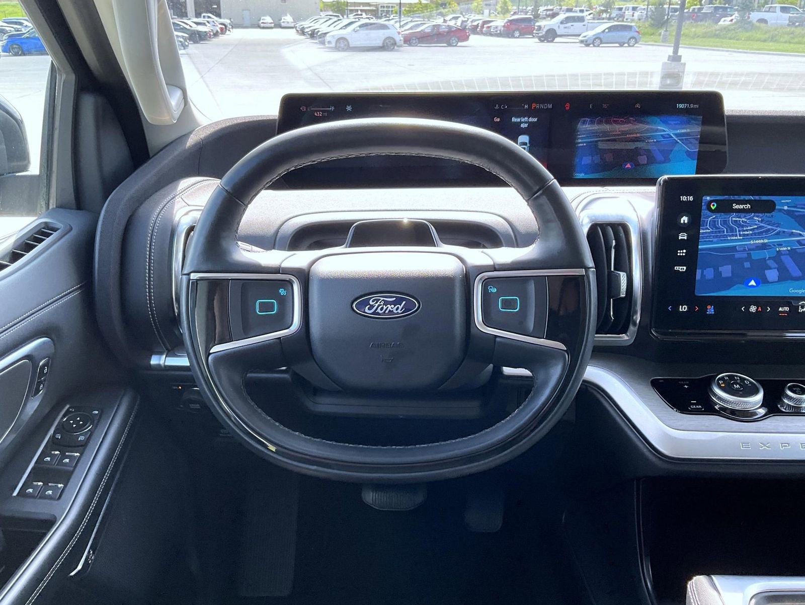 Used 2025 Ford Expedition Platinum AWD/4WD image 11