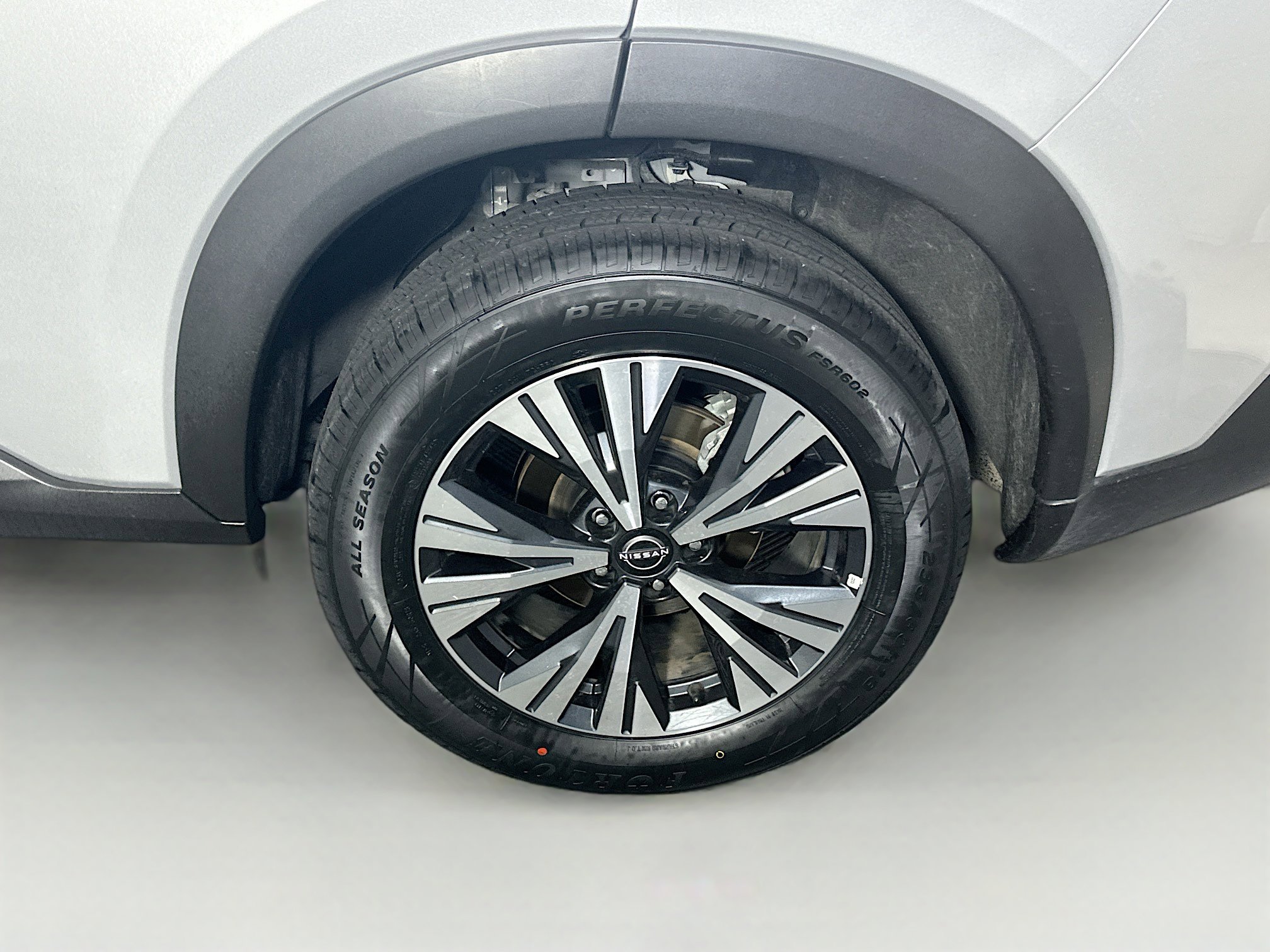 Used 2023 Nissan Rogue SV image 11