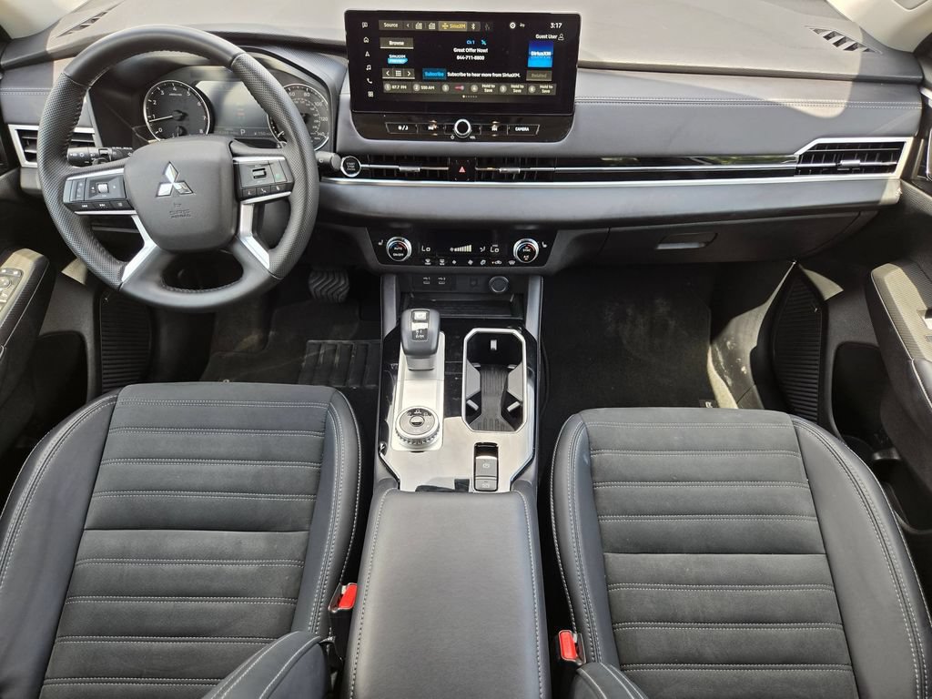 Used 2025 Mitsubishi Outlander SE AWD/4WD image 27