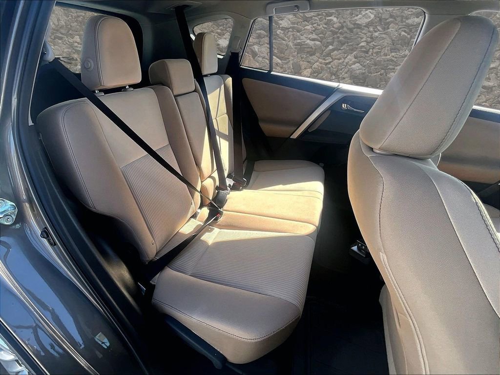 Used 2015 Toyota RAV4 XLE image 24
