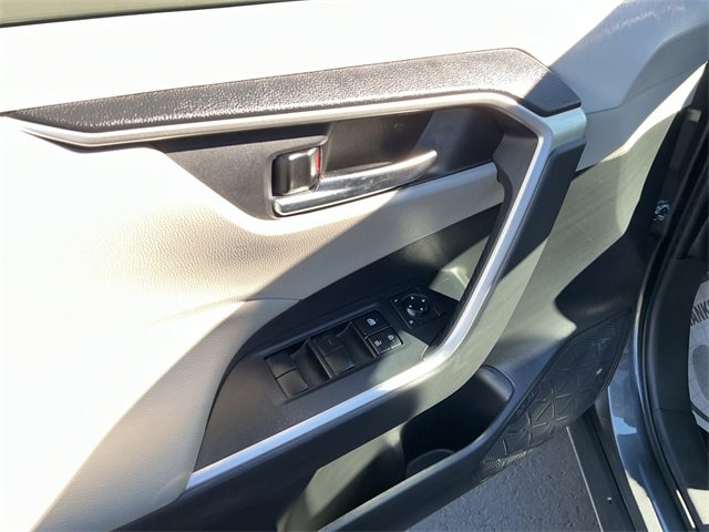 Used 2019 Toyota RAV4 XLE image 17