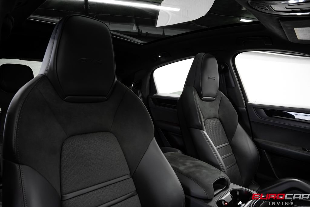 Used 2025 Porsche Cayenne GTS image 33