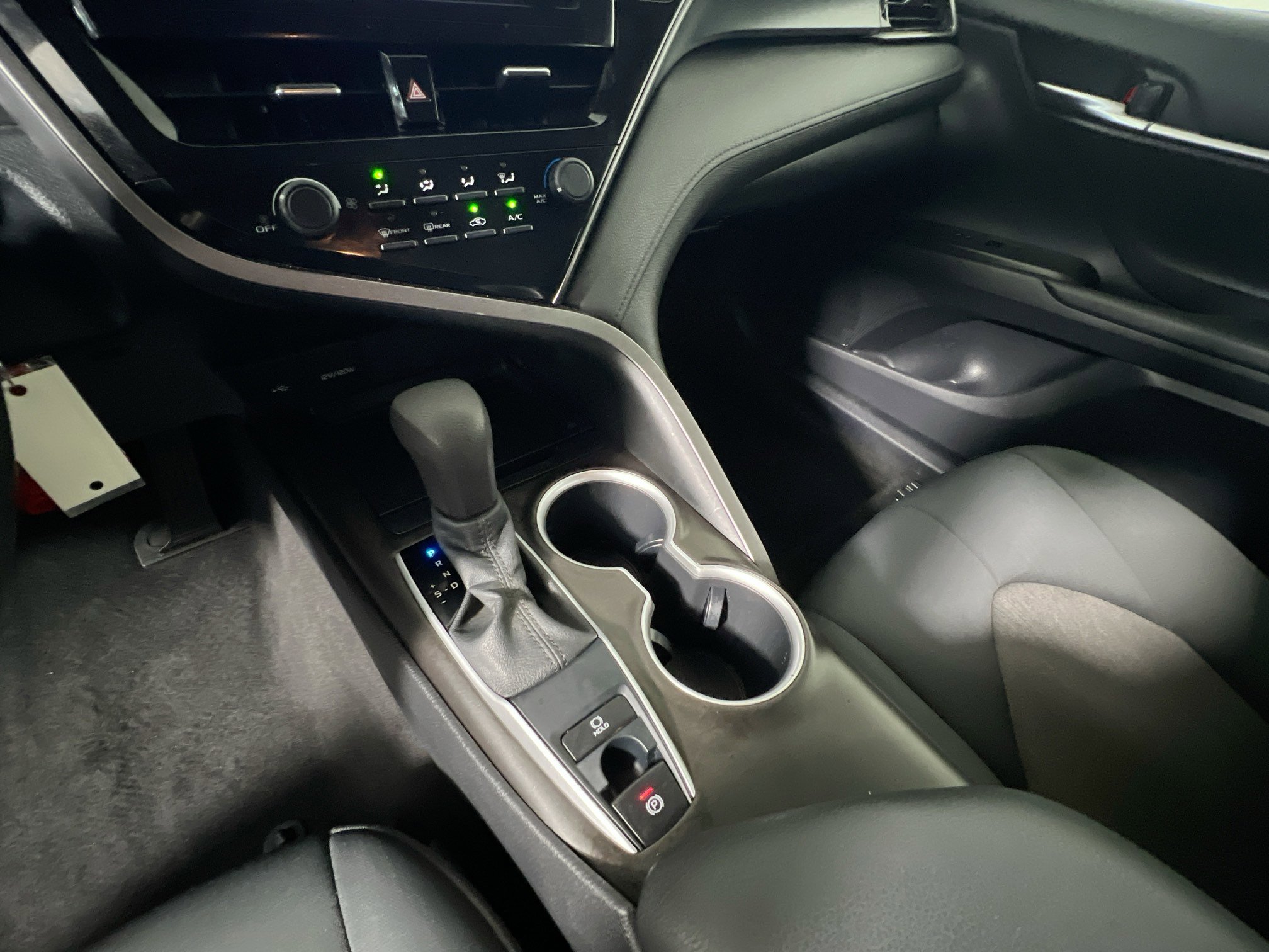 Used 2021 Toyota Camry LE AWD/4WD image 25
