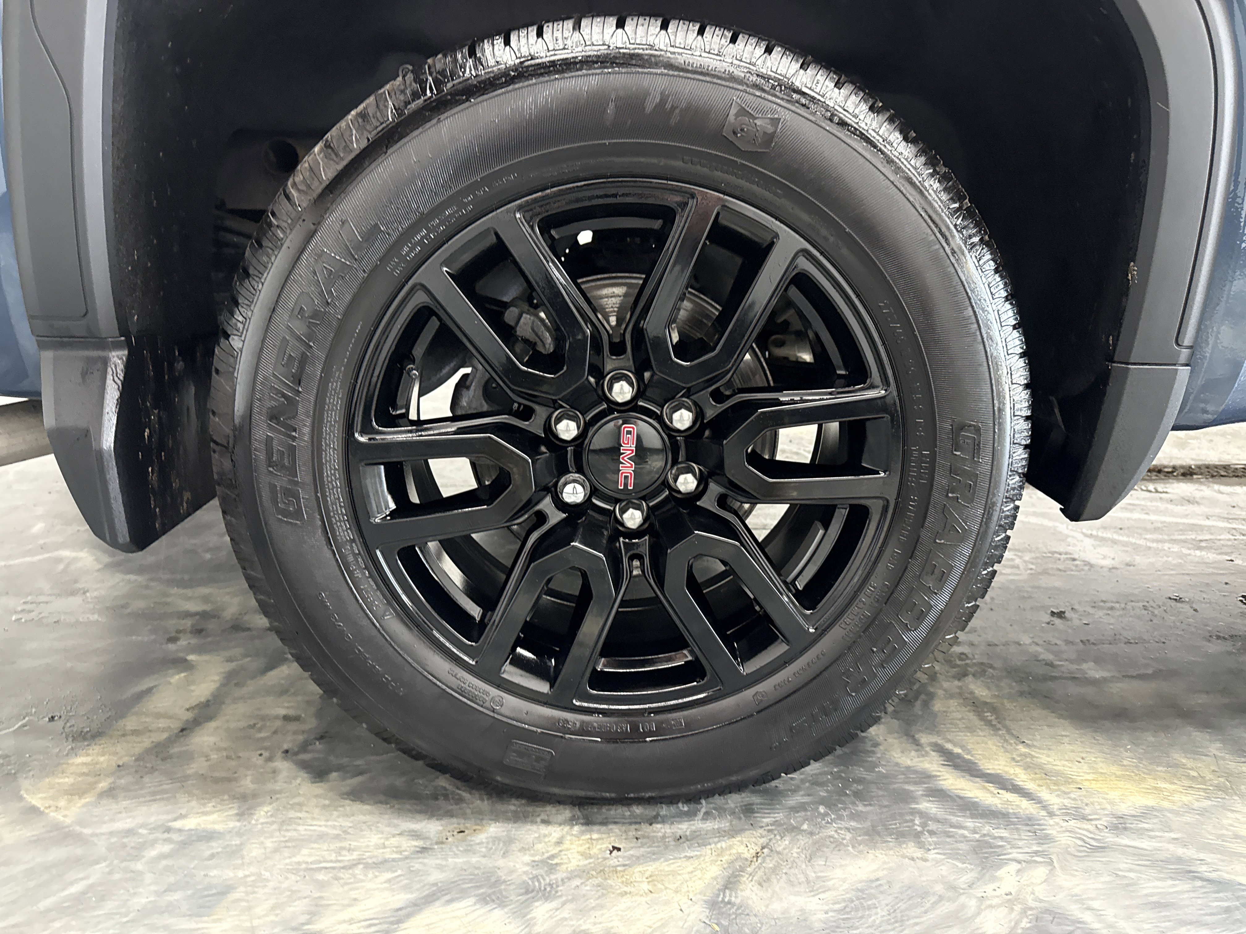 Used 2024 GMC Sierra 1500 Pro w/ Graphite Edition AWD/4WD image 25