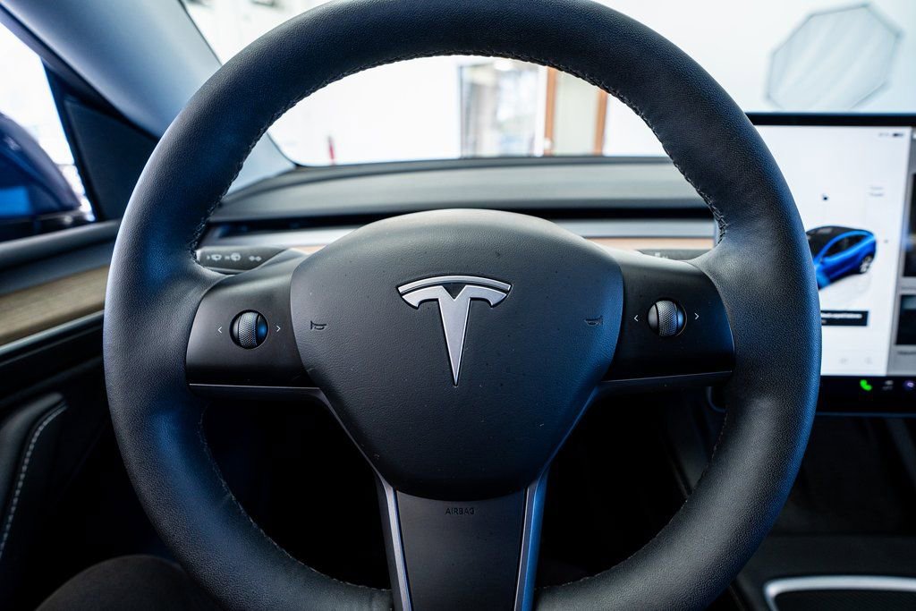 Used 2023 Tesla Model Y Long Range image 38