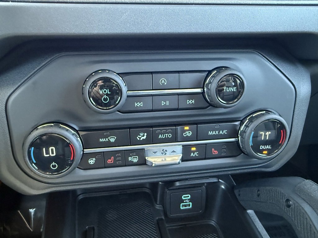 New 2025 Ford Bronco Badlands image 11