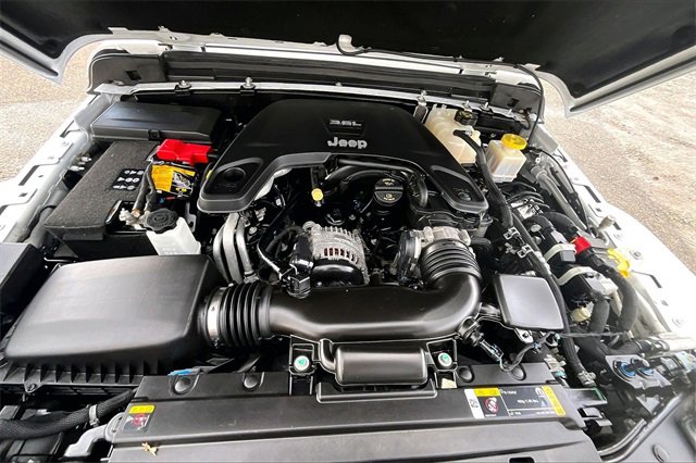 Used 2021 Jeep Gladiator Willys image 9