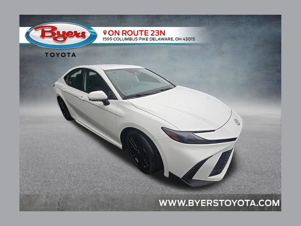 Used 2025 Toyota Camry SE FWD image 1