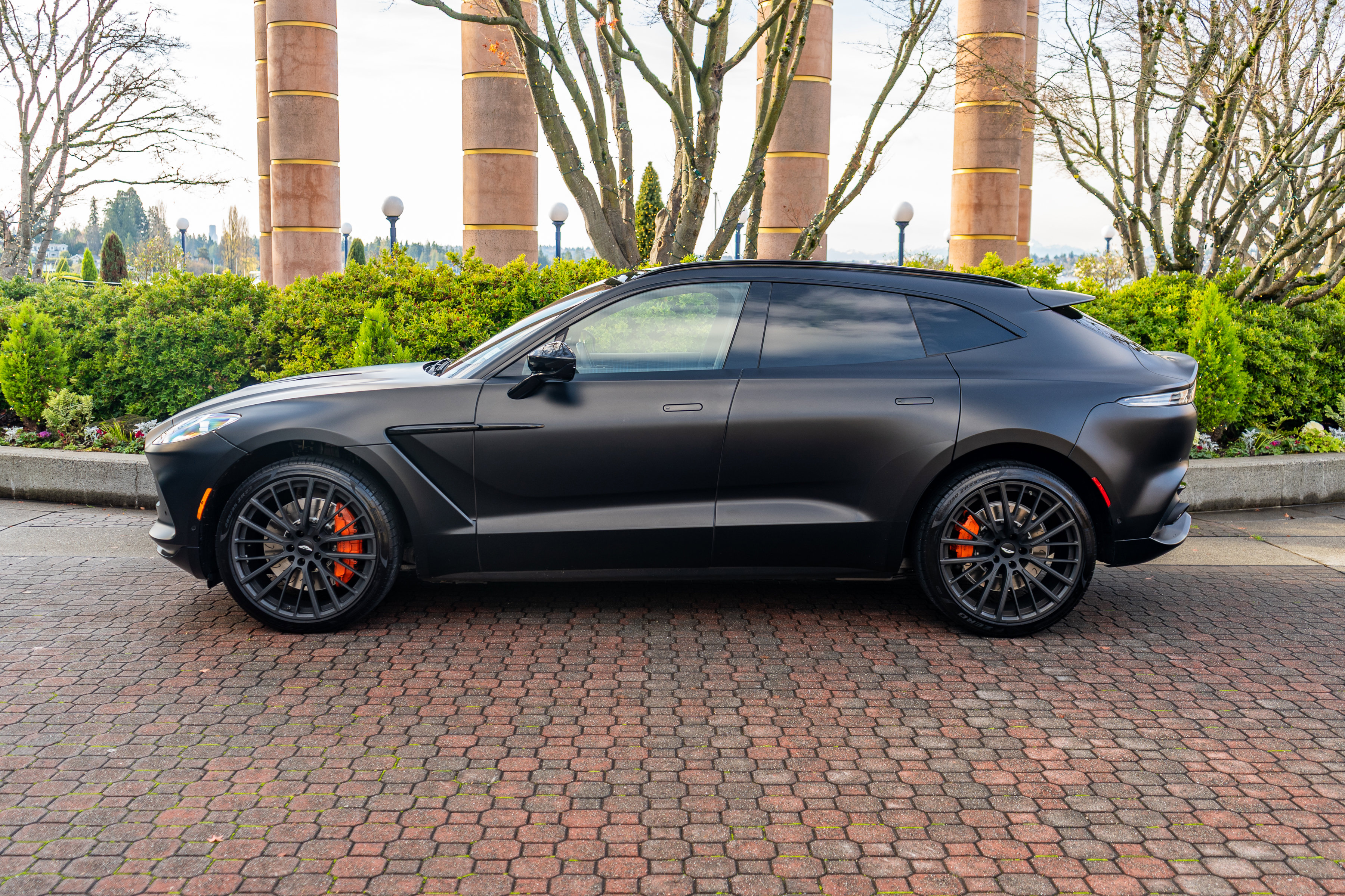 Used 2022 Aston Martin DBX image 44