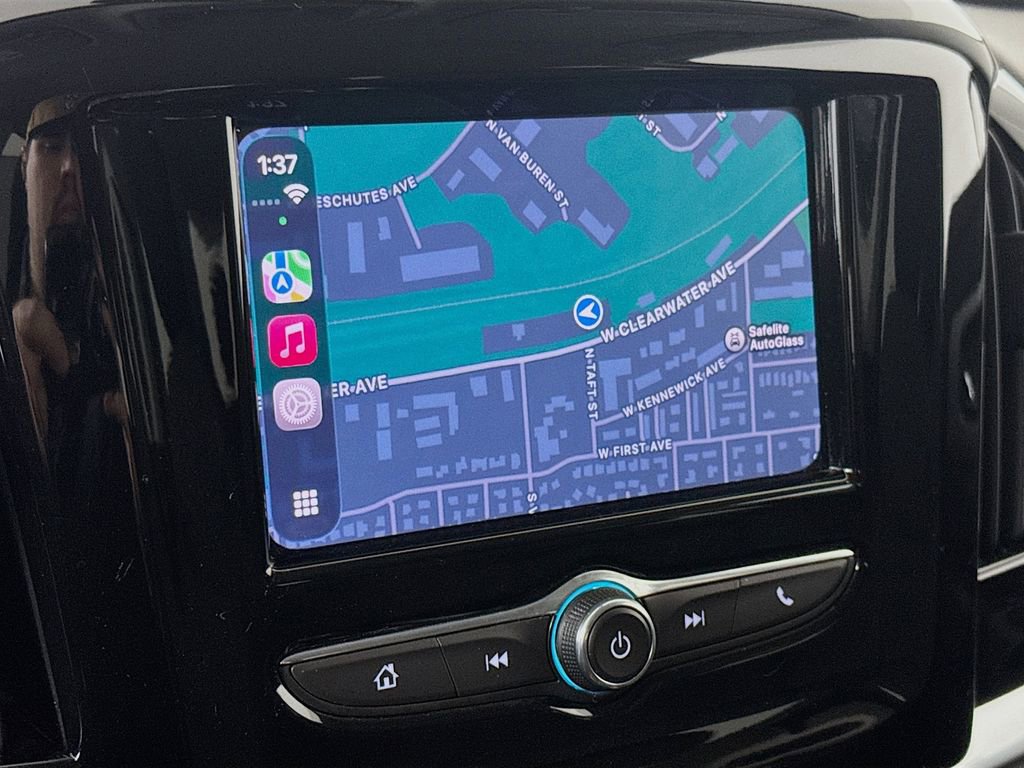 Used 2020 Chevrolet Traverse LS image 11