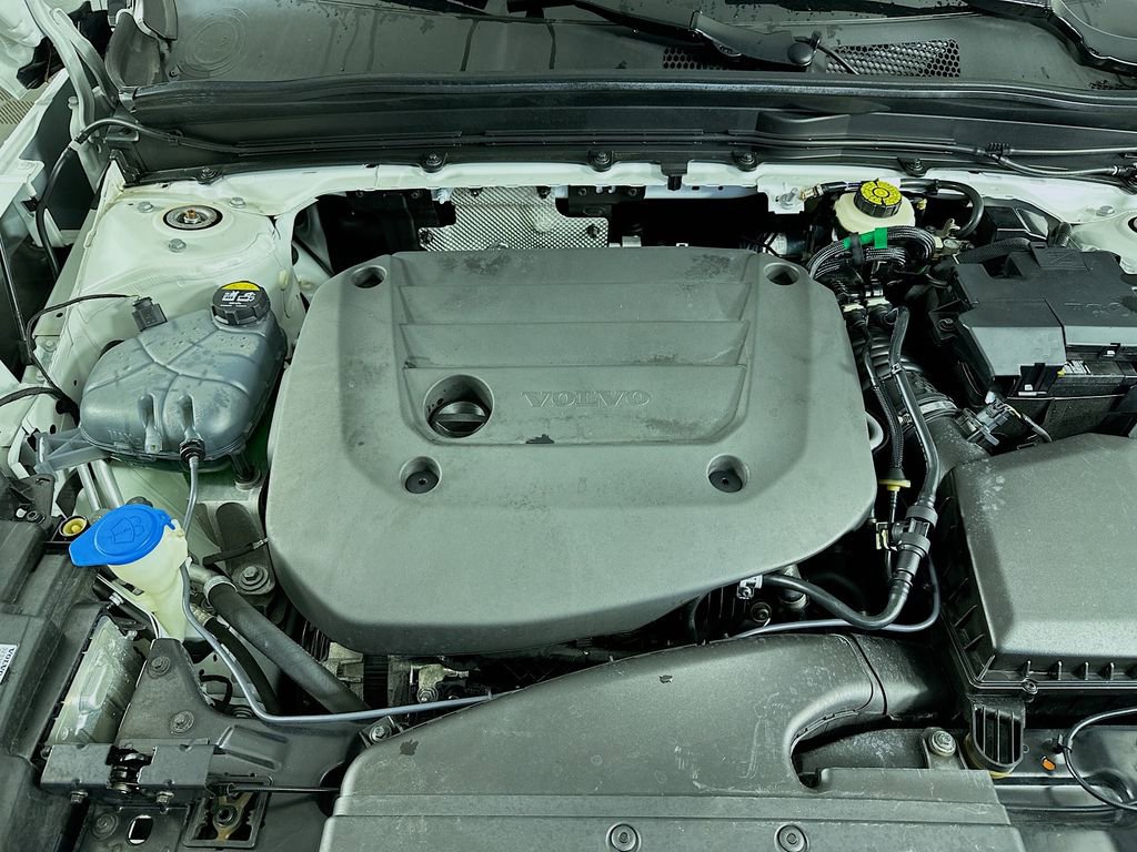 Used 2023 Volvo XC40 B5 Plus w/ Driver Assist Package image 39