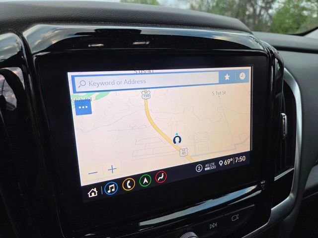 Used 2021 Chevrolet Traverse LT w/ LT Premium Package image 12