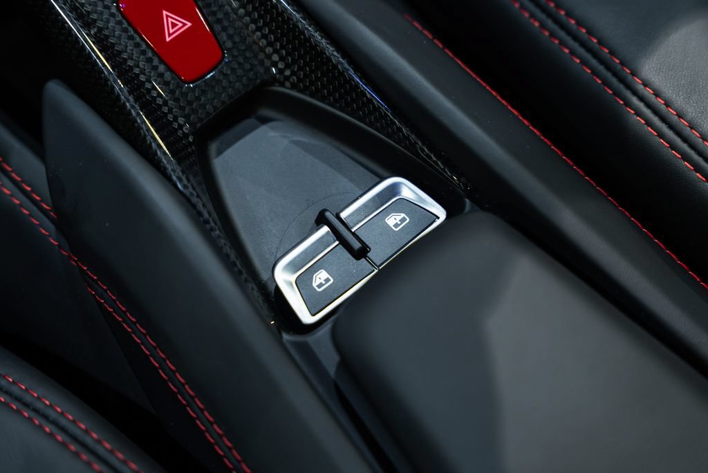 Certified 2021 Ferrari F8 Tributo RWD image 40