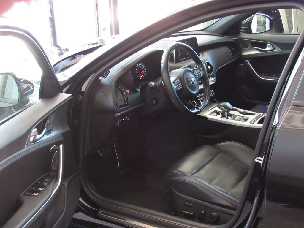 Used 2019 Kia Stinger GT2 AWD/4WD image 9