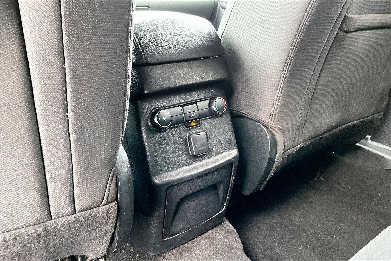 Used 2019 Ford Explorer XLT image 16