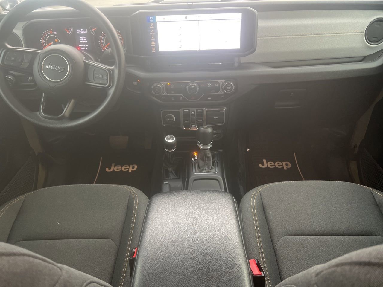 Used 2025 Jeep Gladiator Nighthawk image 22