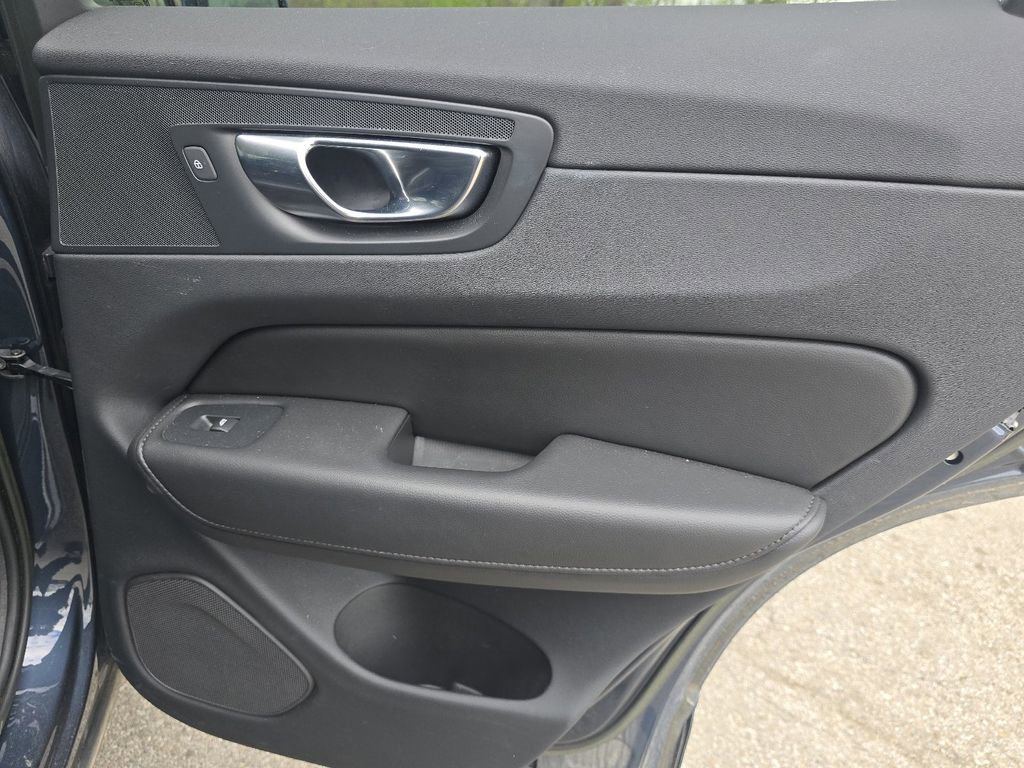 Used 2023 Volvo XC60 B5 Core w/ Climate Package image 23