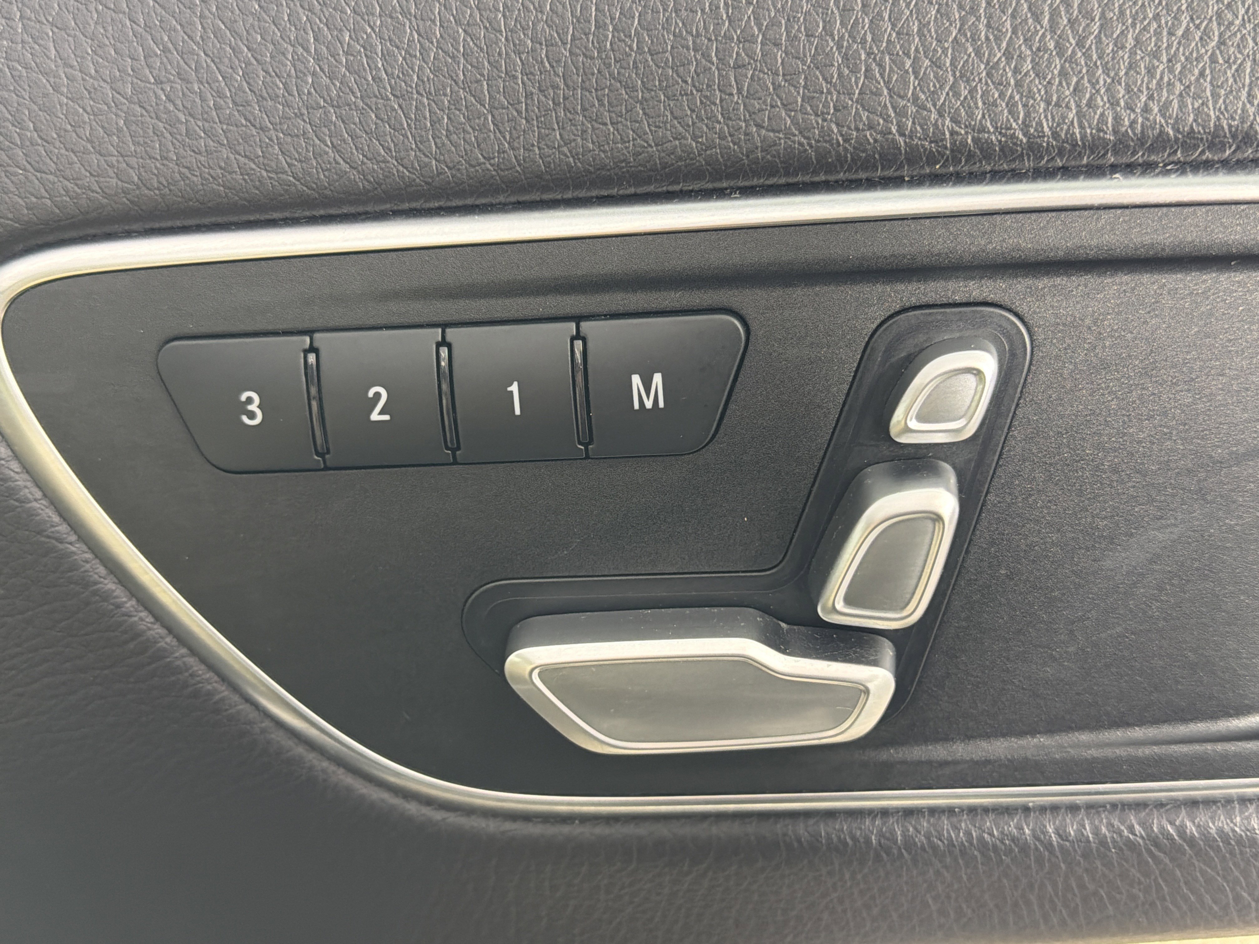 Used 2019 Mercedes-Benz GLA 250 4MATIC image 29