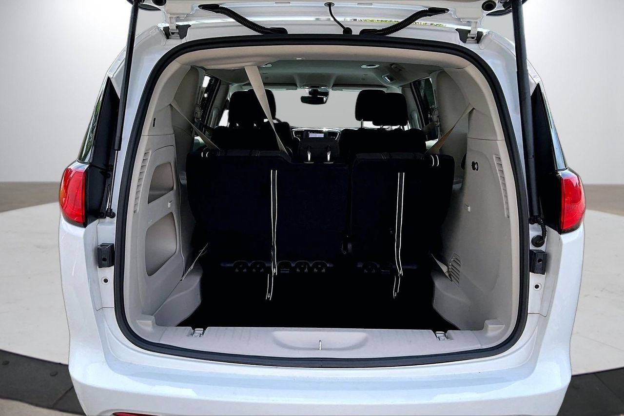 Certified 2023 Chrysler Voyager LX FWD image 24