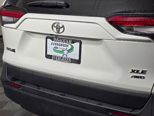 Used 2024 Toyota RAV4 XLE w/ Convenience Package image 15