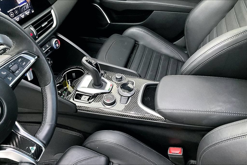 Used 2023 Alfa Romeo Giulia Quadrifoglio RWD image 16