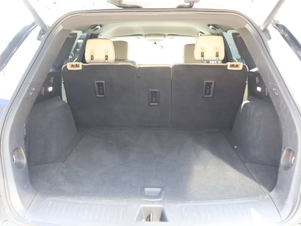 Used 2017 Cadillac XT5 FWD image 13