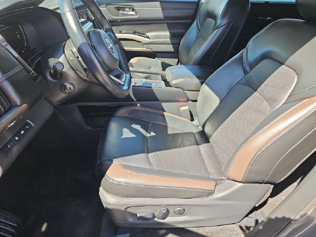 Certified 2025 Nissan Pathfinder Platinum w/ Cargo Package FWD image 14