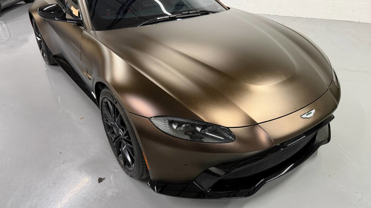 Used 2021 Aston Martin V8 Vantage Base 2dr Coupe image 3