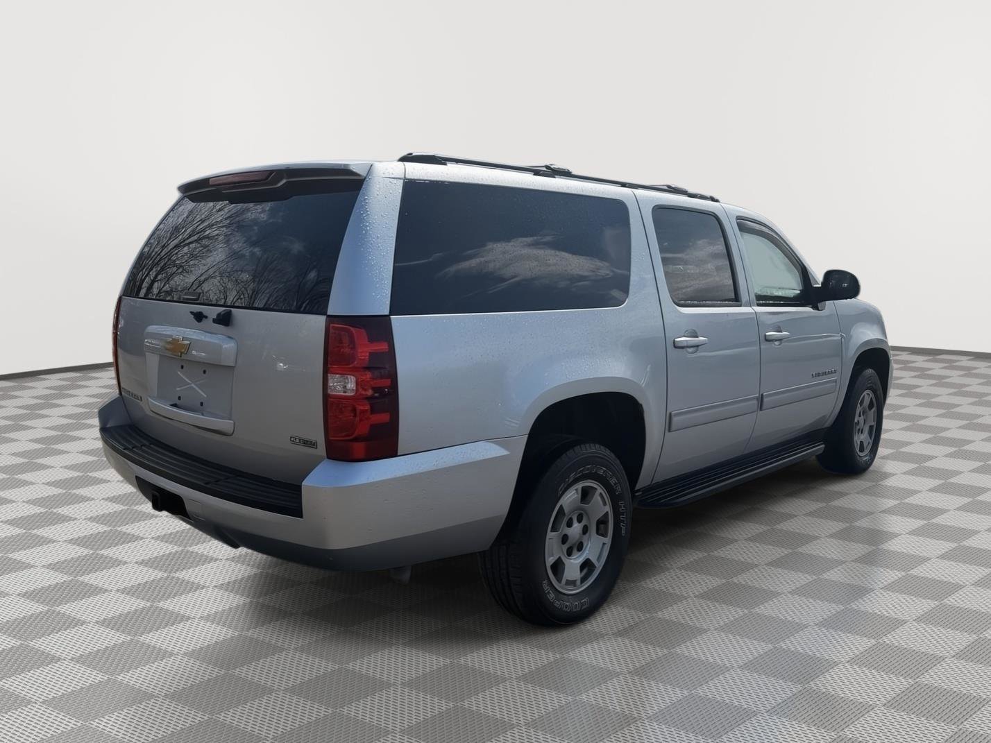 Used 2012 Chevrolet Suburban LS AWD/4WD image 9