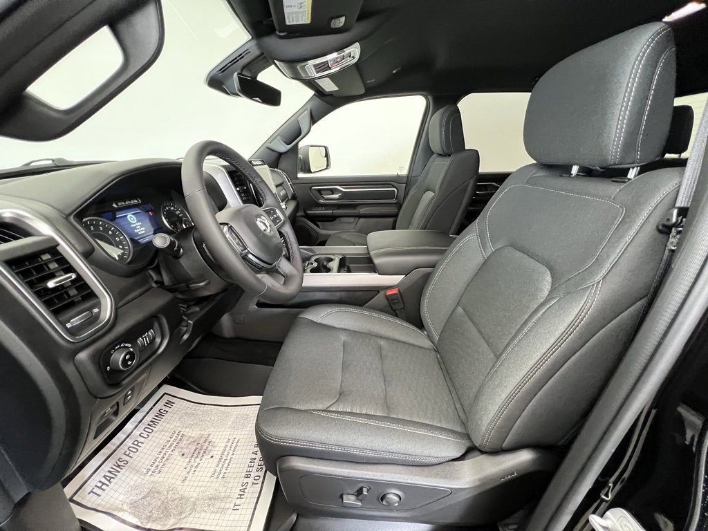 New 2026 RAM 1500 4x4 Crew Cab image 4