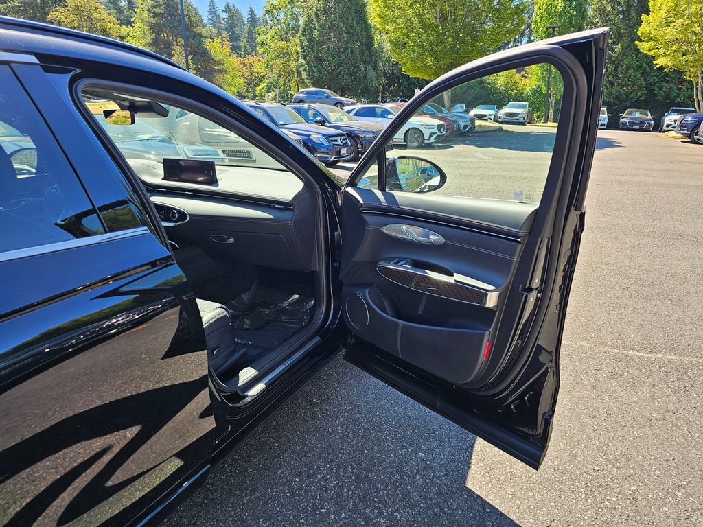 Certified 2025 Genesis GV70 3.5T Sport w/ Sport Prestige Package AWD/4WD image 28